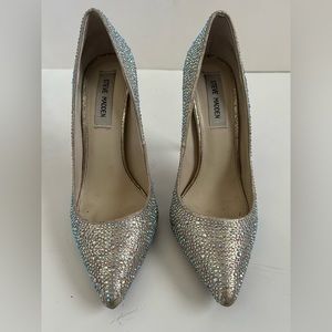 Steve Madden Pointed Toe Silver Rhinestones Pump size 8.5